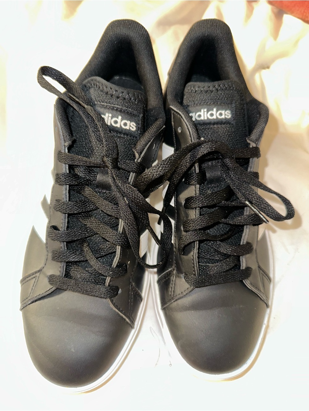Adidas Classic Black Three-Stripe Lace Up Sneakers Size 9 - Picture 4 of 7